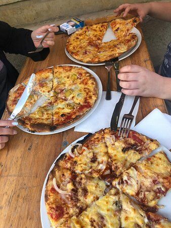 Eva's Pizza